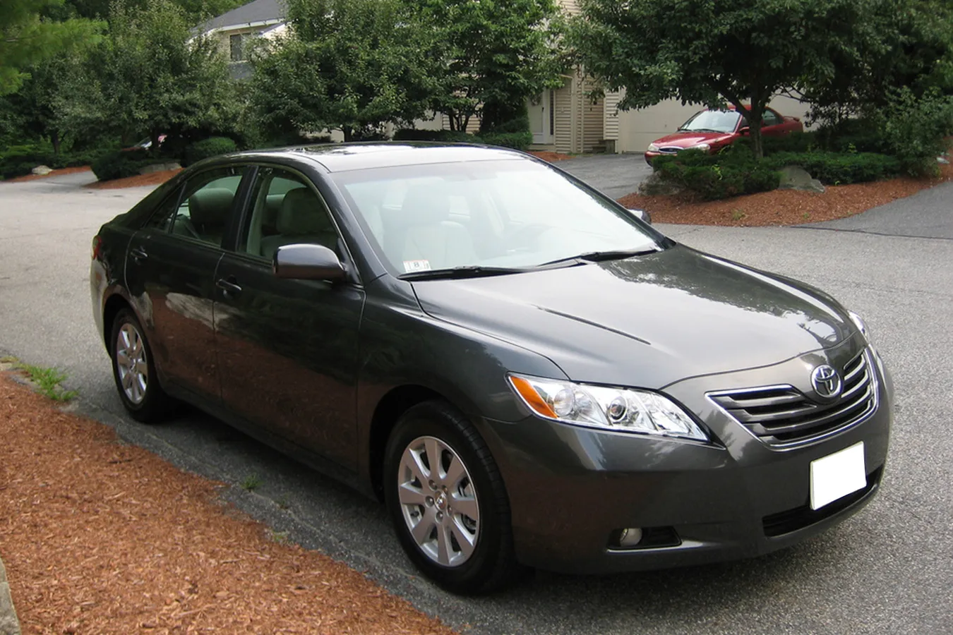 camry-Dubai-to-Abu-Dhabi-car-lift