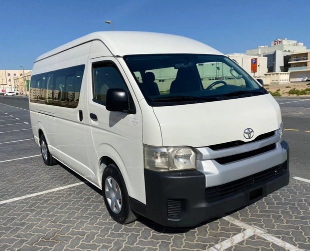 15-Seater-Van-For-rent-in-Dubai